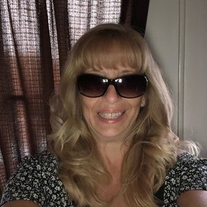 Meet your Posher, Carolyn